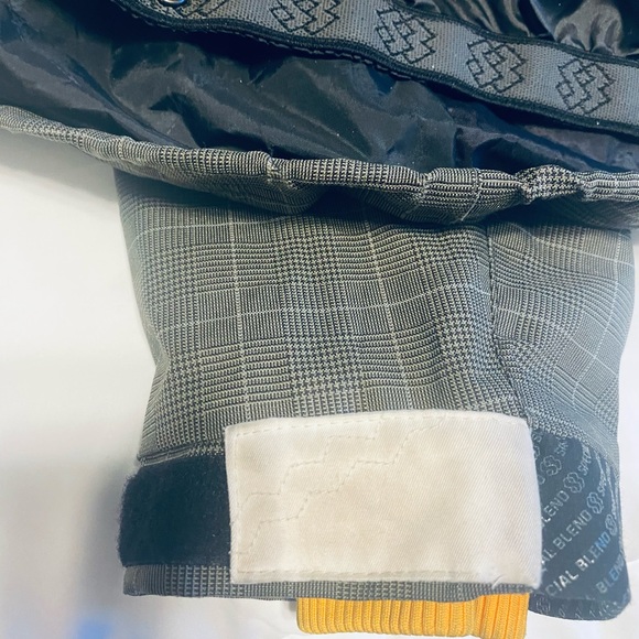 Special Blend Snowboard/Ski Jacket - Picture 8 of 9